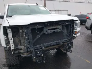 2018 Chevrolet Silverado 1500 LTZ with VIN 1GCVKSEC9JZ280352, listed as a IAAI auction lot 41724814 with 30,359 mi miles. Bid and sale history available at carsss.com. Image 6.