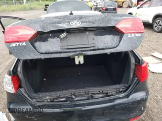 2013 Volkswagen Jetta SE z VIN 3VWDP7AJXDM289031, wystawiony jako IAAI lot #42325596 z przebiegiem 157 774 mil mil oraz . Historia ofert i sprzedaży dostępna na DreamBid. Obrazek 6.