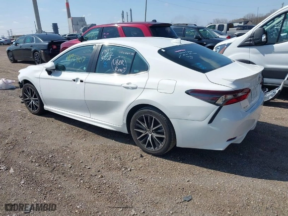 2021 Toyota Camry SE Nightshade with VIN 4T1G11AK6MU586134, listed as a IAAI auction lot 41924107 with 74,455 mi miles. Bid and sale history available at carsss.com. Image 3.