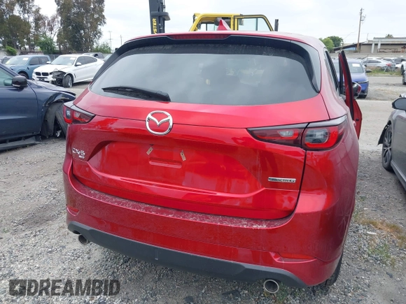 2024 Mazda CX-5 S Carbon Edition z VIN JM3KFBCL3R0530704, wystawiony jako IAAI lot #41958923 z przebiegiem 14 048 mil mil oraz . Historia ofert i sprzedaży dostępna na DreamBid. Obrazek 16.
