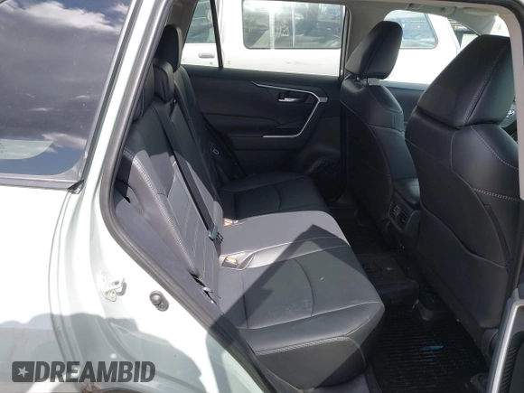 2019 Toyota RAV4 XLE Premium with VIN 2T3A1RFV7KW076483, listed as a IAAI auction lot 41945570 with 9,334 mi miles. Bid and sale history available at carsss.com. Image 8.