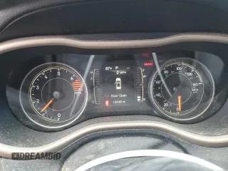 2017 Jeep Cherokee Latitude с VIN 1C4PJMCB4HW659210, выставлен на аукционе Copart как лот 64015385 с пробегом 102 183 миль миль и Списание • Salvage title. История ставок и продаж доступна на DreamBid. Изображение 9.
