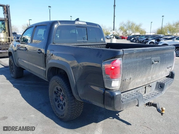 2019 Toyota Tacoma 4WD SR with VIN 5TFCZ5AN8KX205408, listed as a IAAI auction lot 41521901 with 63,387 mi miles. Bid and sale history available at carsss.com. Image 3.