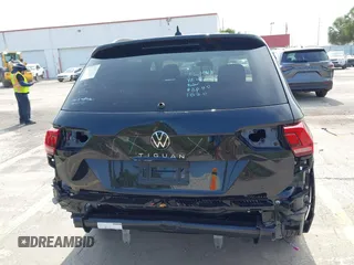 2024 Volkswagen Tiguan S with VIN 3VVRB7AX4RM201384, listed as a IAAI auction lot 42401212 with 11,986 mi miles and . Bid and sale history available at DreamBid. Image 17.