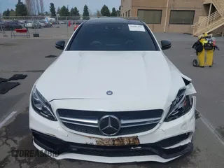 2017 Mercedes-Benz C 63 S AMG z VIN 55SWF8HB4HU190328, wystawiony jako IAAI lot #41681196 z przebiegiem 42 211 mil mil oraz . Historia ofert i sprzedaży dostępna na DreamBid. Obrazek 12.