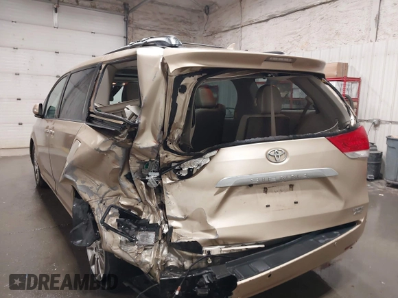 2014 Toyota Sienna Ltd with VIN 5TDDK3DCXES074614, listed as a IAAI auction lot 41691123 with 117,571 mi miles. Bid and sale history available at carsss.com. Image 6.