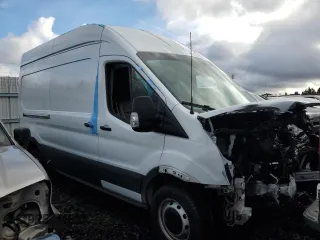 2023 Ford Transit Cargo z VIN 1FTBR1X8XPKB14862, wystawiony jako Copart lot #83661874 z przebiegiem Nie podano mil oraz Szkoda całkowita • Salvage title. Historia ofert i sprzedaży dostępna na DreamBid. Obrazek 4.