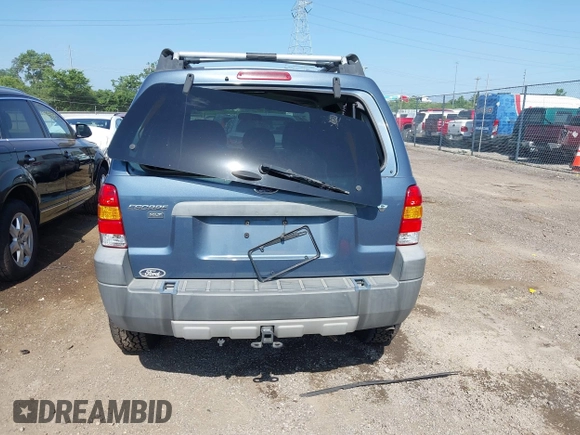 2005 Ford Escape XLT z VIN 1FMCU931X5KD62886, wystawiony jako IAAI lot #42564007 z przebiegiem 134 080 mil mil oraz . Historia ofert i sprzedaży dostępna na DreamBid. Obrazek 16.