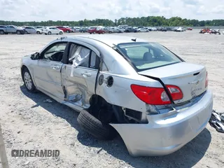 2008 Chrysler Sebring LX z VIN 1C3LC46K18N151209, wystawiony jako IAAI lot #39868707 z przebiegiem 181 893 mil mil oraz . Historia ofert i sprzedaży dostępna na DreamBid. Obrazek 6.
