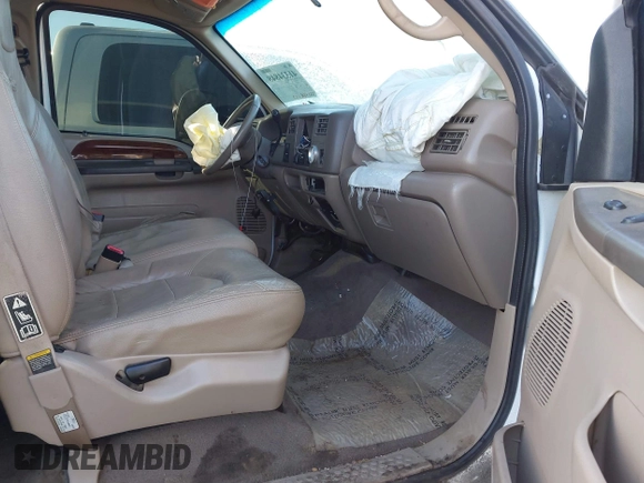 2000 Ford Super Duty F-250 XL with VIN 1FTNW21F4YEA61563, listed as a IAAI auction lot 41334848 with 221,464 mi miles. Bid and sale history available at carsss.com. Image 5.