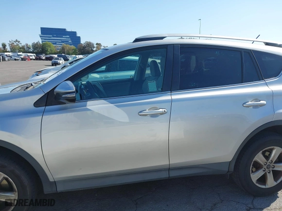 2015 Toyota RAV4 XLE with VIN 2T3WFREV8FW202333, listed as a IAAI auction lot 41993567 with 182,722 mi miles. Bid and sale history available at carsss.com. Image 15.