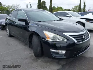 2013 Nissan Altima 2.5 SV with VIN 1N4AL3AP8DN487973, listed as a IAAI auction lot 42053839 with 124,871 mi miles. Bid and sale history available at carsss.com. Image 1.