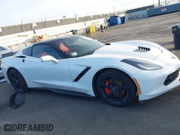 2015 Chevrolet Corvette 1LT z VIN 1G1YB2D72F5124033, wystawiony jako IAAI lot #41396693 z przebiegiem 26 056 mil mil oraz . Historia ofert i sprzedaży dostępna na DreamBid. Obrazek 13.