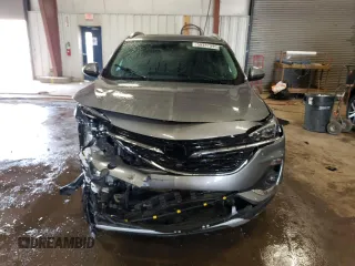 2023 Buick Encore GX Essence z VIN KL4MMFSL7PB064089, wystawiony jako Copart lot #59337995 z przebiegiem Nie podano mil oraz Nie do naprawy • Non repairable. Historia ofert i sprzedaży dostępna na DreamBid. Obrazek 5.