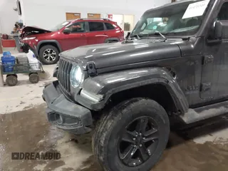 2020 Jeep Wrangler Unlimited Sahara with VIN 1C4HJXEN8LW293757, listed as a IAAI auction lot 41435340 with 28,385 mi miles. Bid and sale history available at carsss.com. Image 6.