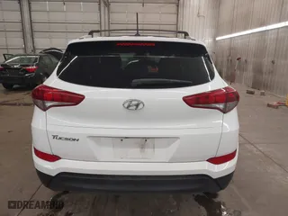 2016 Hyundai Tucson SE with VIN KM8J33A48GU117807, listed as a IAAI auction lot 41642891 with 142,371 mi miles. Bid and sale history available at carsss.com. Image 17.