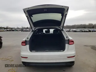 2021 Audi Q8 Premium z VIN WA1AVAF14MD028288, wystawiony jako Copart lot #42691223 z przebiegiem 23 508 mil mil oraz . Historia ofert i sprzedaży dostępna na DreamBid. Obrazek 6.