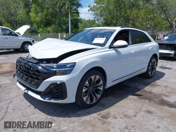 2025 Audi Q8 Premium Plus z VIN WA1EVBF18SD011370, wystawiony jako IAAI lot #42033326 z przebiegiem 164 mil mil oraz . Historia ofert i sprzedaży dostępna na DreamBid. Obrazek 17.