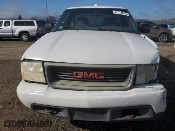 2000 GMC Sonoma with VIN 1GTDT14W8Y8313288, listed as a Copart auction lot 47313605 with 309,224 mi miles and Salvage Title. Bid and sale history available at DreamBid. Image 5.