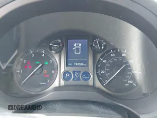 2019 Lexus GX 460 z VIN JTJBM7FX7K5212004, wystawiony jako IAAI lot #42111073 z przebiegiem 74 358 mil mil oraz . Historia ofert i sprzedaży dostępna na DreamBid. Obrazek 7.