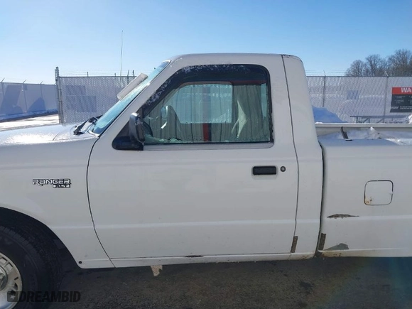 2000 Ford Ranger XL with VIN 1FTYR10V7YTA35140, listed as a IAAI auction lot 41269630 with 127,886 mi miles. Bid and sale history available at carsss.com. Image 15.
