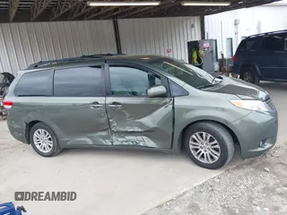 2012 Toyota Sienna XLE AAS z VIN 5TDYK3DC0CS275646, wystawiony jako IAAI lot #42116979 z przebiegiem 250 909 mil mil oraz . Historia ofert i sprzedaży dostępna na DreamBid. Obrazek 13.