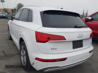 2024 Audi Q5 Premium Plus z VIN WA1BBAFY9R2044435, wystawiony jako IAAI lot #41210271 z przebiegiem 8 906 mil mil oraz . Historia ofert i sprzedaży dostępna na DreamBid. Obrazek 3.