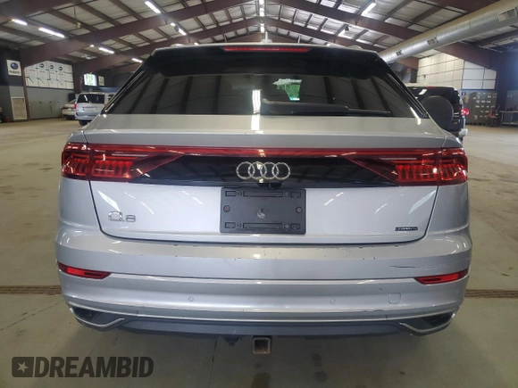 2019 Audi Q8 Premium z VIN WA1AVAF12KD030389, wystawiony jako Copart lot #60860675 z przebiegiem 118 306 mil mil oraz Czysty tytuł • Clean title. Historia ofert i sprzedaży dostępna na DreamBid. Obrazek 6.