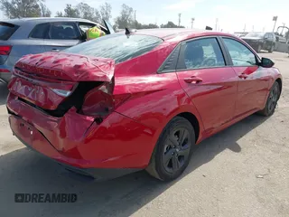 2022 Hyundai Elantra SEL z VIN KMHLM4AG5NU361174, wystawiony jako IAAI lot #41657373 z przebiegiem 34 213 mil mil oraz . Historia ofert i sprzedaży dostępna na DreamBid. Obrazek 4.