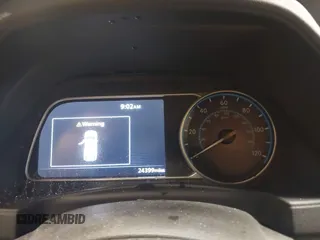 2023 Nissan LEAF SV Plus z VIN 1N4CZ1CV0PC563256, wystawiony jako IAAI lot #41138436 z przebiegiem 24 399 mil mil oraz . Historia ofert i sprzedaży dostępna na DreamBid. Obrazek 7.