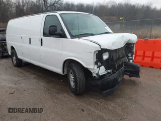 2017 Chevrolet Express Cargo Van with VIN 1GCZGHFG6H1292104, listed as a IAAI auction lot 41662902 with 272,436 mi miles. Bid and sale history available at carsss.com. Image 1.