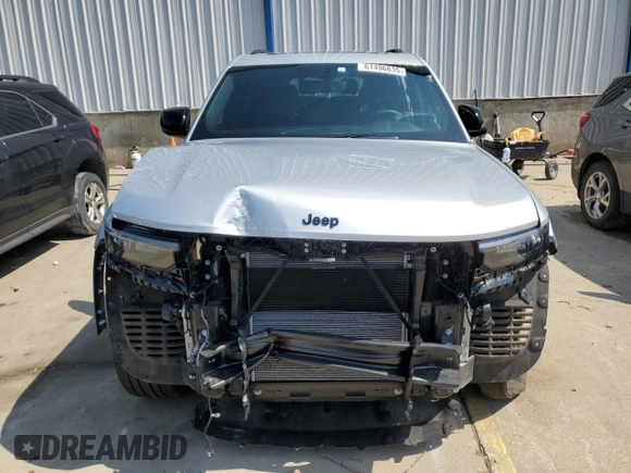 2024 Jeep Grand Cherokee Limited with VIN 1C4RJKBG1R8624639, listed as a Copart auction lot 61496635 with 4,562 mi miles and Salvage title. Bid and sale history available at DreamBid. Image 5.