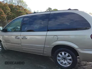 2005 Chrysler Town & Country Touring with VIN 2C4GP54L15R131849, listed as a IAAI auction lot 41933389 with 276,344 mi miles. Bid and sale history available at carsss.com. Image 14.