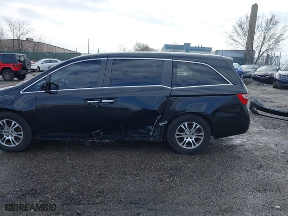2011 Honda Odyssey EX-L with VIN 5FNRL5H62BB069118, listed as a IAAI auction lot 41808017 with 138,271 mi miles. Bid and sale history available at carsss.com. Image 6.
