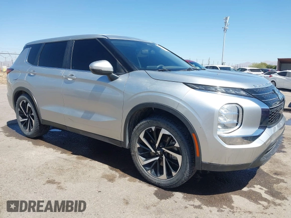 2022 Mitsubishi Outlander ES z VIN JA4J3TA81NZ015802, wystawiony jako IAAI lot #42278112 z przebiegiem Nie podano mil oraz . Historia ofert i sprzedaży dostępna na DreamBid. Obrazek 1.