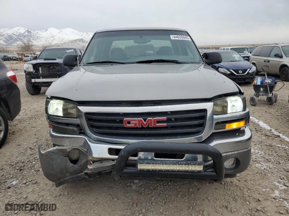 2007 GMC Sierra 1500 Classic SL with VIN 2GTEC13V871166467, listed as a Copart auction lot 44826945 with NaN miles and Salvage Title. Bid and sale history available at carsss.com. Image 5.