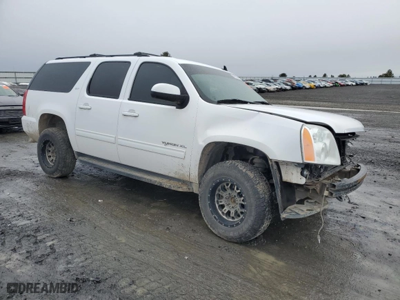 2013 GMC Yukon XL SLT with VIN 1GKS2KE74DR127036, listed as a Copart auction lot 46916615 with 211,043 mi miles and Salvage Title. Bid and sale history available at carsss.com. Image 4.