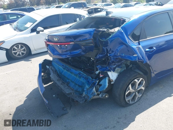 2021 Kia Forte LXS z VIN 3KPF24AD5ME375294, wystawiony jako IAAI lot #42152040 z przebiegiem 56 611 mil mil oraz . Historia ofert i sprzedaży dostępna na DreamBid. Obrazek 6.