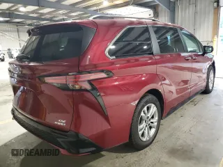 2021 Toyota Sienna XSE with VIN 5TDDSKFC4MS004368, listed as a Copart auction lot 63181665 with 53,657 mi miles and Salvage title. Bid and sale history available at DreamBid. Image 3.