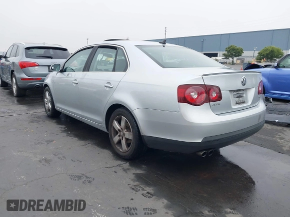 2008 Volkswagen Jetta SE with VIN 3VWRZ71K88M074505, listed as a IAAI auction lot 38842036 with 194,061 mi miles and . Bid and sale history available at DreamBid. Image 3.