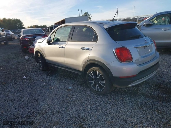 2016 FIAT 500X Easy with VIN ZFBCFXBT6GP362723, listed as a IAAI auction lot 40986039 with 29551 miles. Bid and sale history available at carsss.com. Image 3.