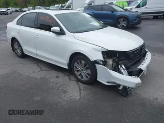 2015 Volkswagen Jetta SE with VIN 3VWD17AJ5FM305415, listed as a IAAI auction lot 42179447 with 154,535 mi miles and . Bid and sale history available at DreamBid. Image 1.