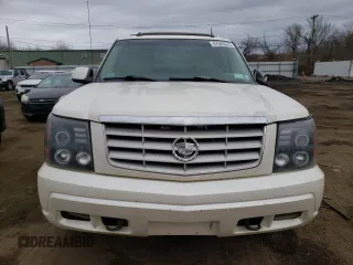 2003 Cadillac Escalade EXT z VIN 3GYEK63N13G145634, wystawiony jako Copart lot #47593375 z przebiegiem 287 512 mil mil oraz Nie do naprawy. Historia ofert i sprzedaży dostępna na DreamBid. Obrazek 5.