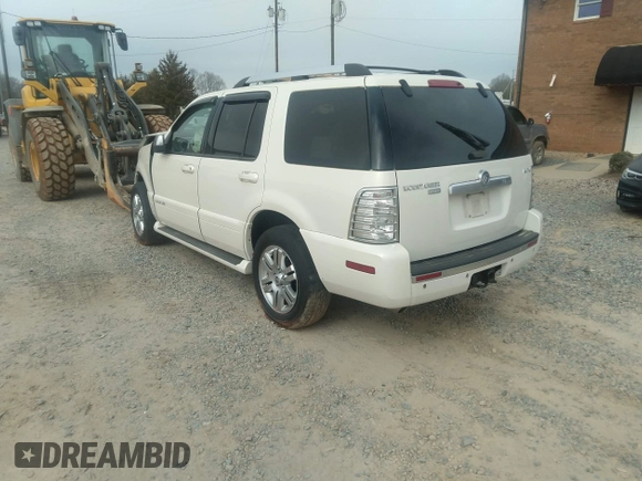 2007 Mercury Mountaineer Premier with VIN 4M2EU48817UJ05008, listed as a IAAI auction lot 41720360 with 126,200 mi miles. Bid and sale history available at carsss.com. Image 3.