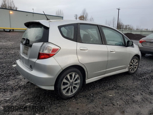 2013 Honda Fit Sport with VIN JHMGE8H52DC026844, listed as a Copart auction lot 86443994 with 0 mi miles and Salvage Title. Bid and sale history available at carsss.com. Image 3.