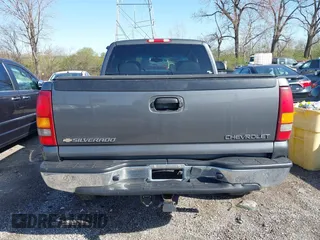 2000 Chevrolet Silverado 2500 LT with VIN 1GCGK29U0YE331086, listed as a IAAI auction lot 41973282 with 137,999 mi miles. Bid and sale history available at carsss.com. Image 16.