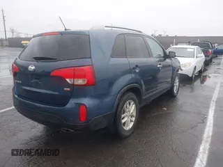 2015 Kia Sorento LX with VIN 5XYKT4A63FG590482, listed as a IAAI auction lot 41477333 with 207,079 mi miles. Bid and sale history available at carsss.com. Image 4.