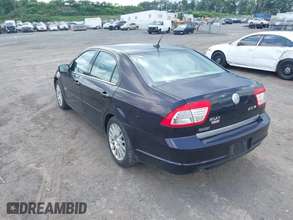 2007 Mercury Milan Premier with VIN 3MEHM02107R613757, listed as a IAAI auction lot 42732989 with 130,400 mi miles and . Bid and sale history available at DreamBid. Image 3.