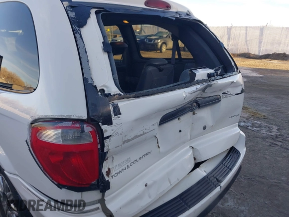 2005 Chrysler Town & Country Limited with VIN 2C8GP64L25R161995, listed as a IAAI auction lot 41403697 with 244,202 mi miles. Bid and sale history available at carsss.com. Image 6.