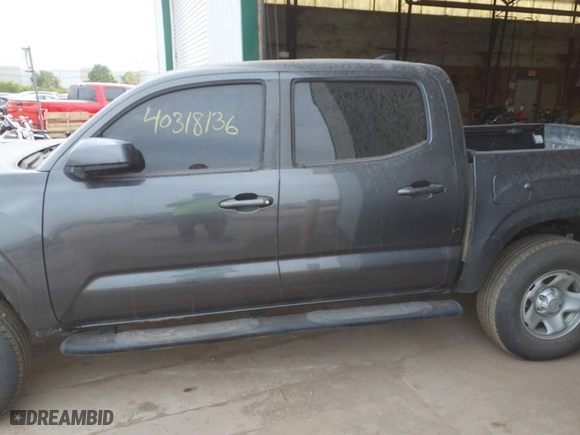 2019 Toyota Tacoma 4WD SR with VIN 3TMCZ5AN5KM204187, listed as a IAAI auction lot 40318136 with 105,409 mi miles. Bid and sale history available at carsss.com. Image 14.